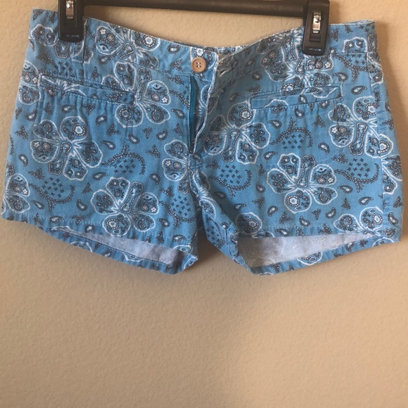 Hurley Y2K Sky Blue and White Low Rise Floral Shorts - Size 3 Juniors - Picture 2 of 8